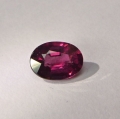 1.01 ct. Feiner rot violetter ovaler 7 x 5 mm  Rhodolith Granat