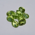 Bild 2 von 3.77 ct VS!  10 Stück feine grüne ovale 5 x 4 mm  Pakistan Peridot Edelsteine. Tolle Farbe!