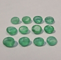 2.85 ct. 12 Stück ovale 4 x 3 mm Brasilien Smaragde