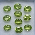 3.77 ct VS!  10 Stück feine grüne ovale 5 x 4 mm  Pakistan Peridot Edelsteine. Tolle Farbe!