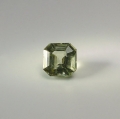 Bild 1 von 0.83 ct . Feiner grüner 5.4 x 5.3 mm Apatit Oktagon