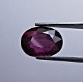 Bild 1 von 2.51 ct. Klasse ovaler pink- violetter 8.5 x 6.7 mm Rhodolith Granate