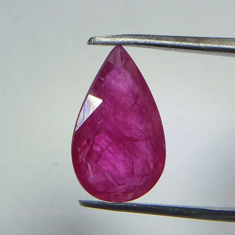 Bild 1 von 1.52 ct. Great Pink Red 9.7 x 6 mm Pear Facet Mozambique Ruby