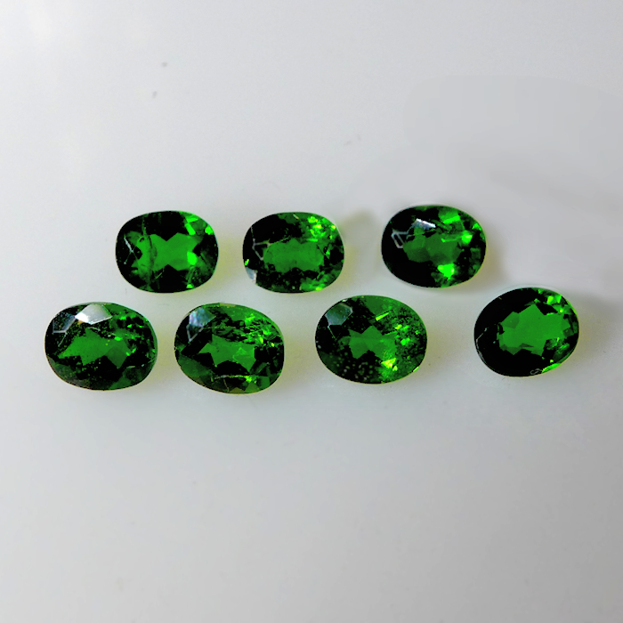 Bild 1 von 3.02 ct. 7 pieces oval natural 5 x 4 mm Chrome Diopside Gems
