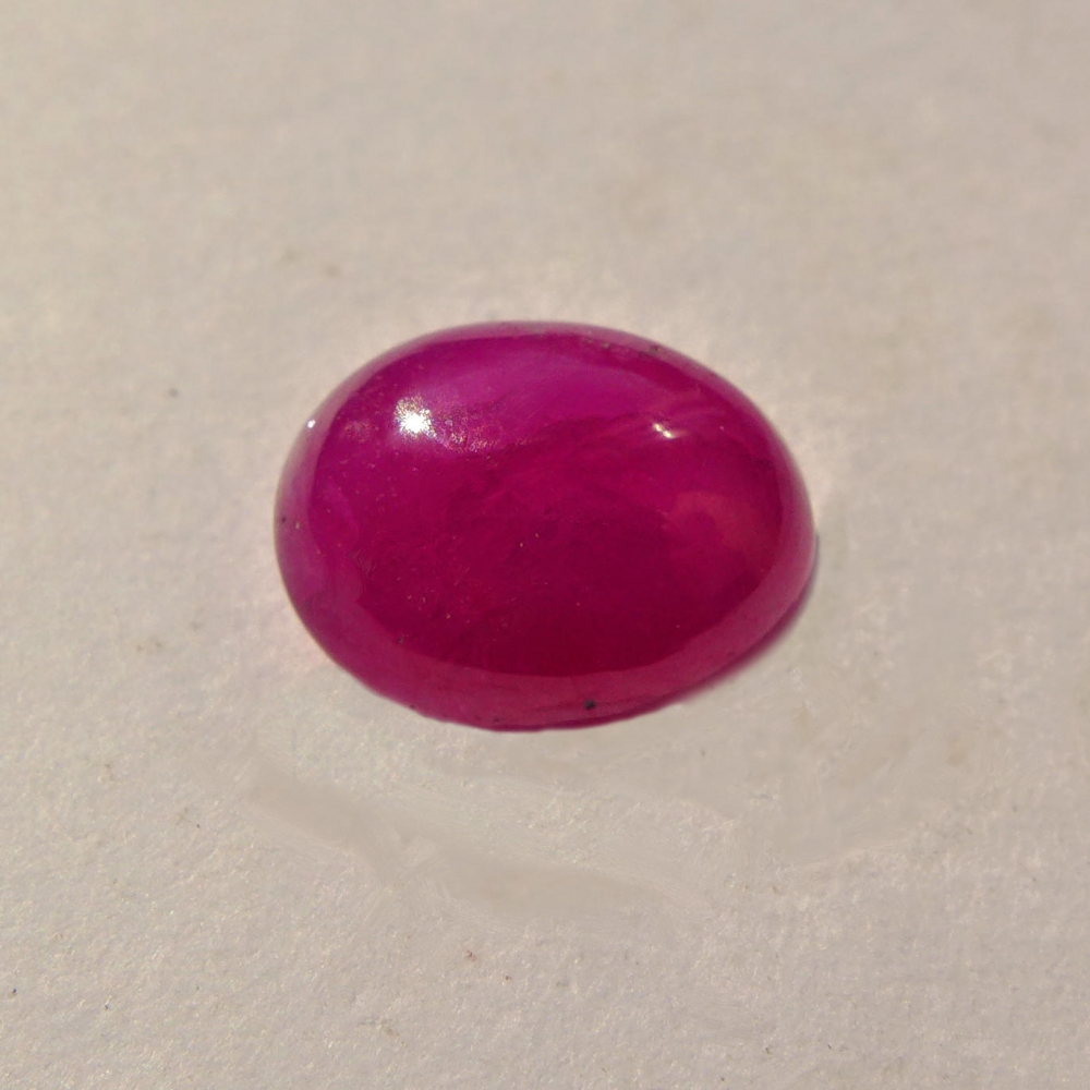 Bild 1 von 3.10 ct. Noble top red oval  9 x 7mm Mosambique Ruby Cabochon