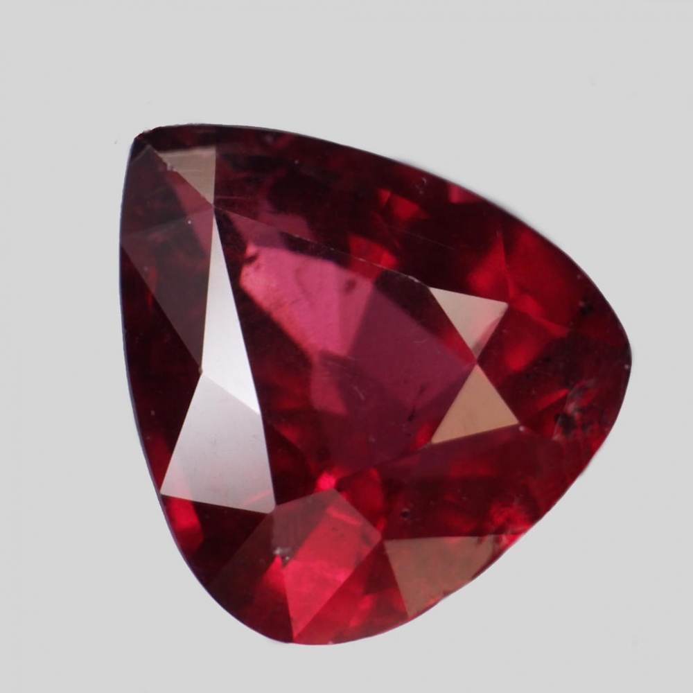 Bild 1 von 3.23 ct. Noble cherry red  9.7 x 8.6 mm Rhodolite Garnet Pear