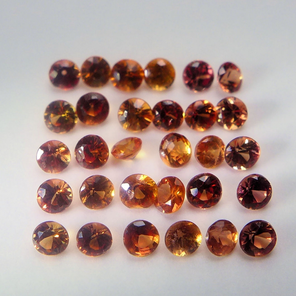 Bild 1 von 0.94 ct  30 Stück gelb-braune 1.5 mm Brillantschliff Tansania Saphire