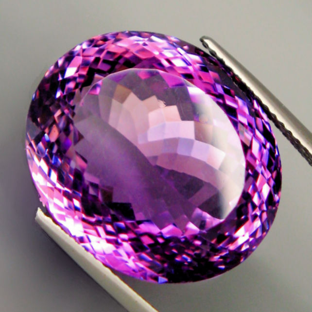 Bild 1 von 29.85 ct. Huge oval Amethyst  20.2 x 17 mm. Beatyfull color!
