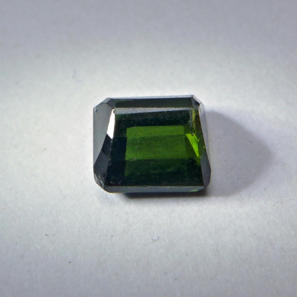 Bild 1 von 1.59 ct. Natürlicher grüner 6.5 x 6 mm Mosambik Turmalin 