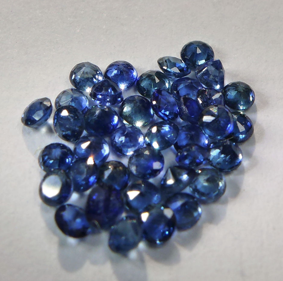 Bild 1 von 1.42 ct . 37 Stück blaue runde 1.8 bis 2.2 mm Madagaskar Saphire