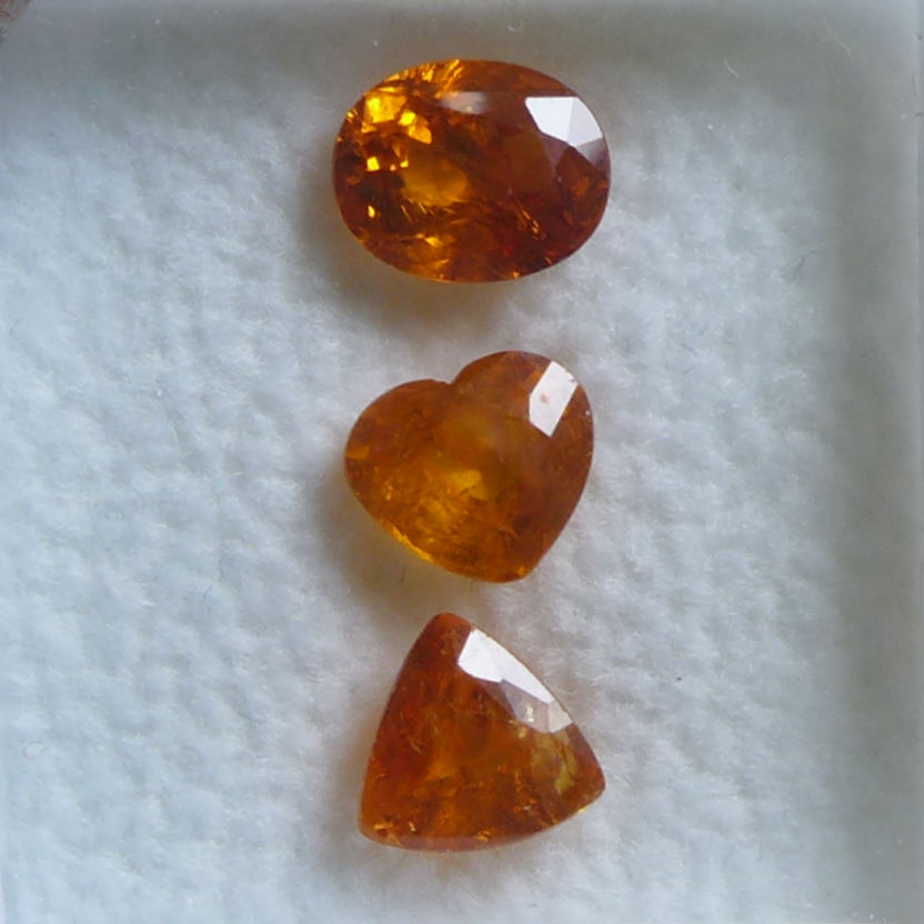 Bild 1 von 3.18 ct. Mixed Shape Fanta Orange 6 x 6.5 mm Namibia Spessartine Garnet
