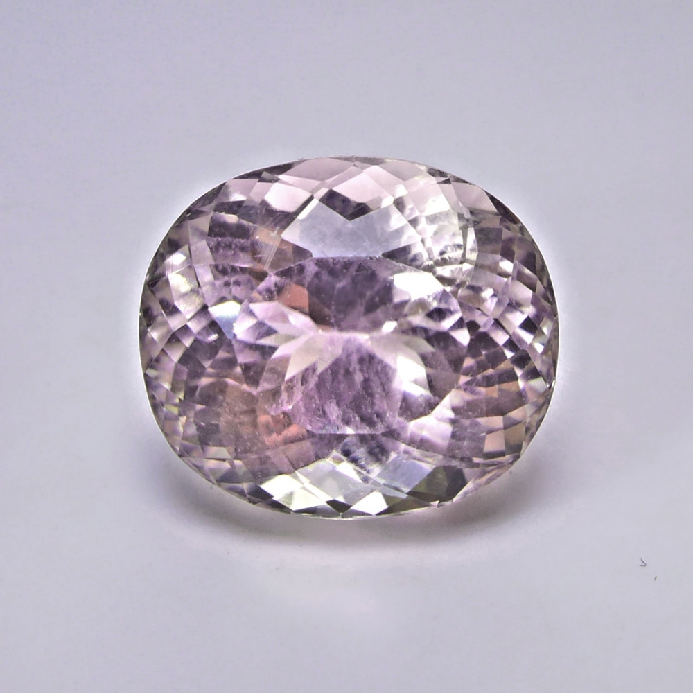 Bild 1 von 16.11 ct VS! Natural oval 14.7 x 13 mm Pink Brazil Kunzite. Beatiful color!