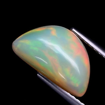 Bild 1 von 1.99 ct  Faszinierender 12.5 x 7.5 mm Multi-Color Cabochon Kristall Opal