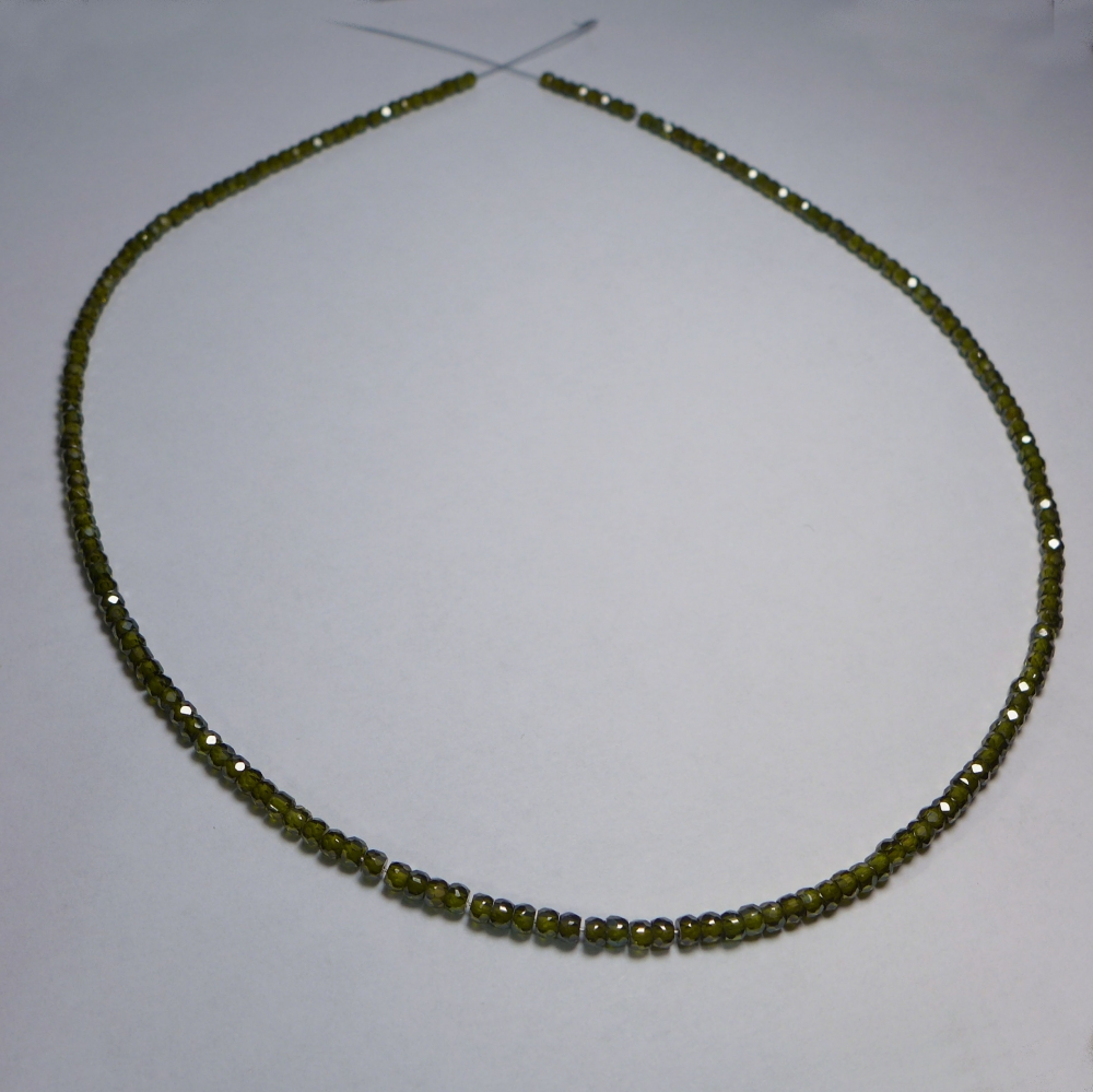 Bild 1 von Green Saphire string 74 ct with circular disks Ø 3 mm 42 cm length