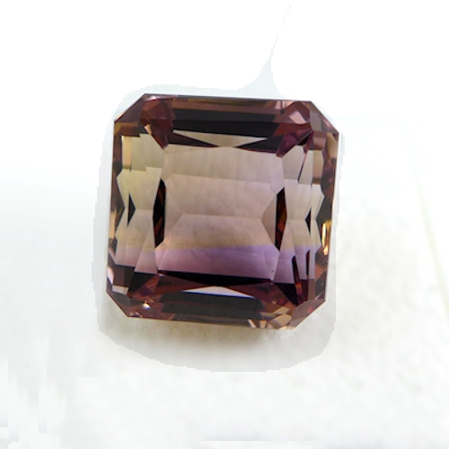 Bild 1 von 25.88 ct. VVS! Excellent nat. 15.8 x 15.2 mm Bolivia Oktagon Ametrin