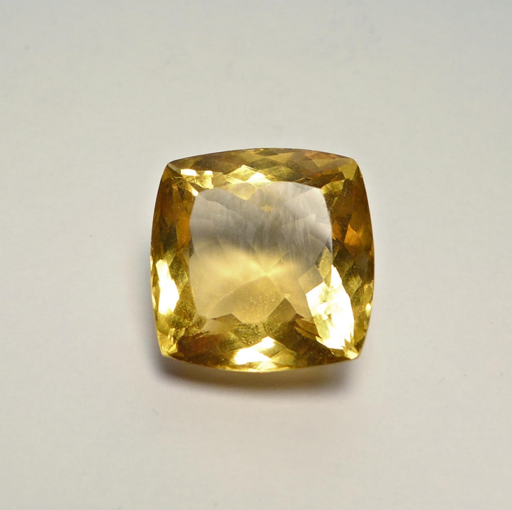 Bild 1 von 12.10 ct. VS! Beautiful Gold Yellow 14 x 14 mm Square Brazil Citrine