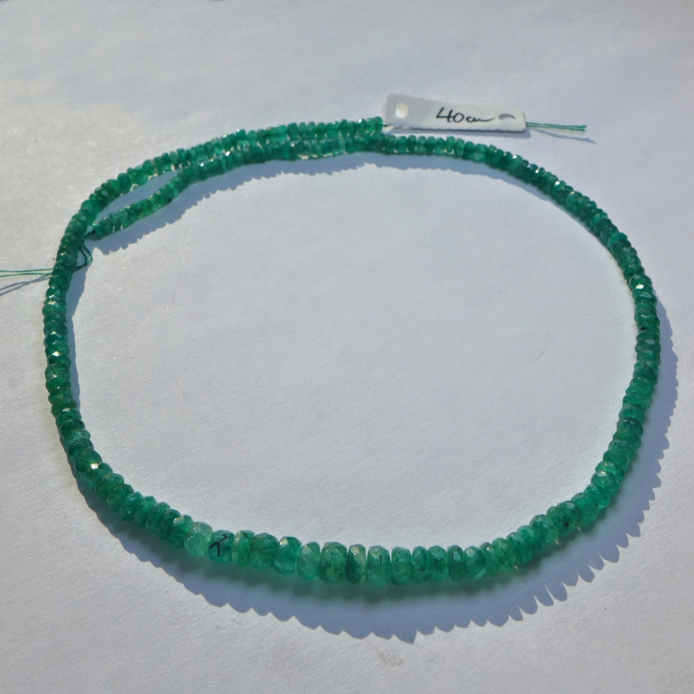 Bild 1 von Emerald string 52 ct with circular disks Ø 5.5 - 3.5 mm 40 cm length