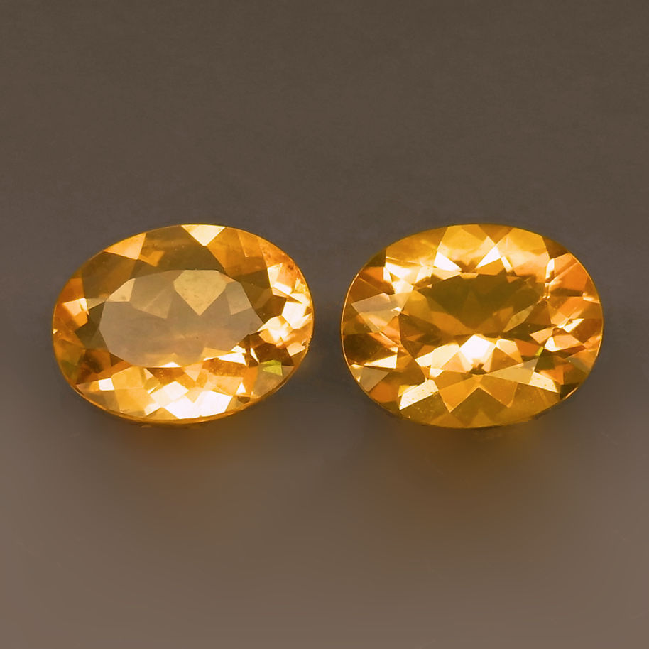 Bild 1 von 2.22 ct IF! Ravishing yellow oval 9 x 7 mm Mexico Opal