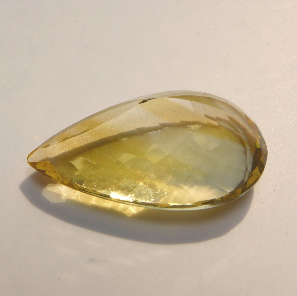 Bild 1 von 15.02 ct. VVS!  Schöner Goldgelber 24 x 13.5 mm Brasilien Citrin Tropfen