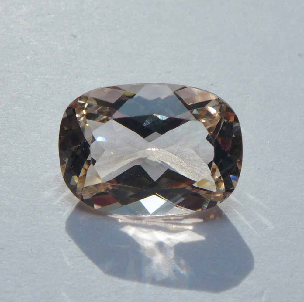 Bild 1 von 7.14 ct VS!  Klasse ovaler  13.8 x 10 mm Brasilien Champagne Topas