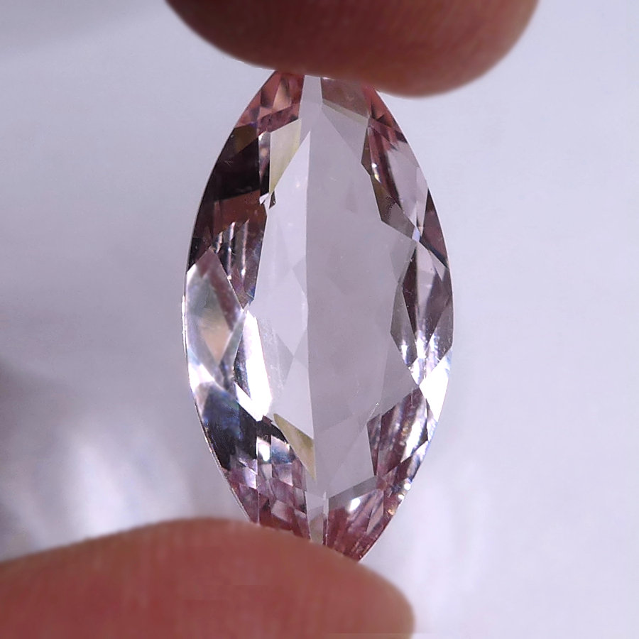 Bild 1 von 9.30 ct TOP!! Augenreiner 25.2 x 11.7 mm Marquise Facette Morganit