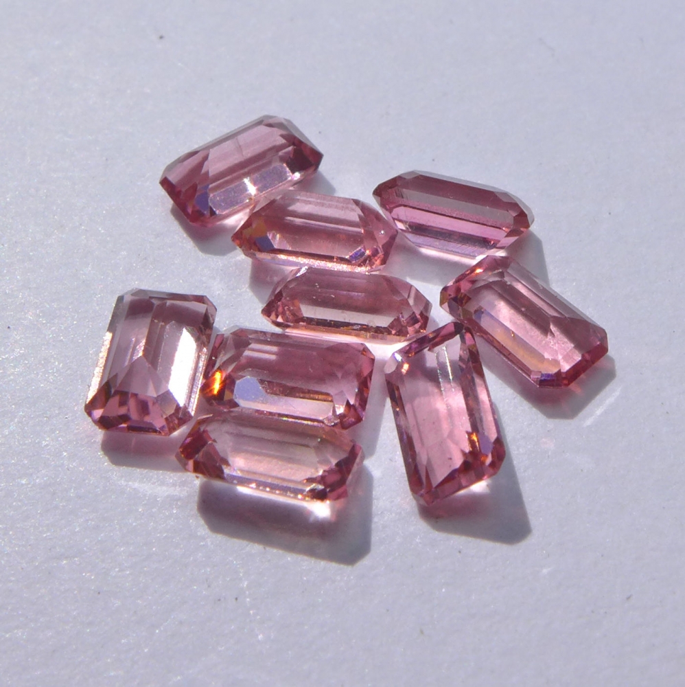 Bild 1 von 2.75 ct. 9 Stück 5 x 3 mm Pink Mosambik Turmalin Baguette