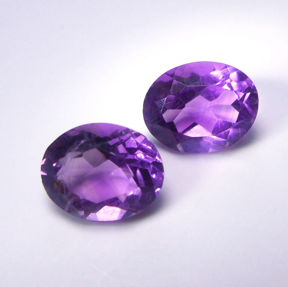 Bild 1 von 3.75 ct Beautiful Pair of oval 9 x 7 mm Amethysts from Bolivia