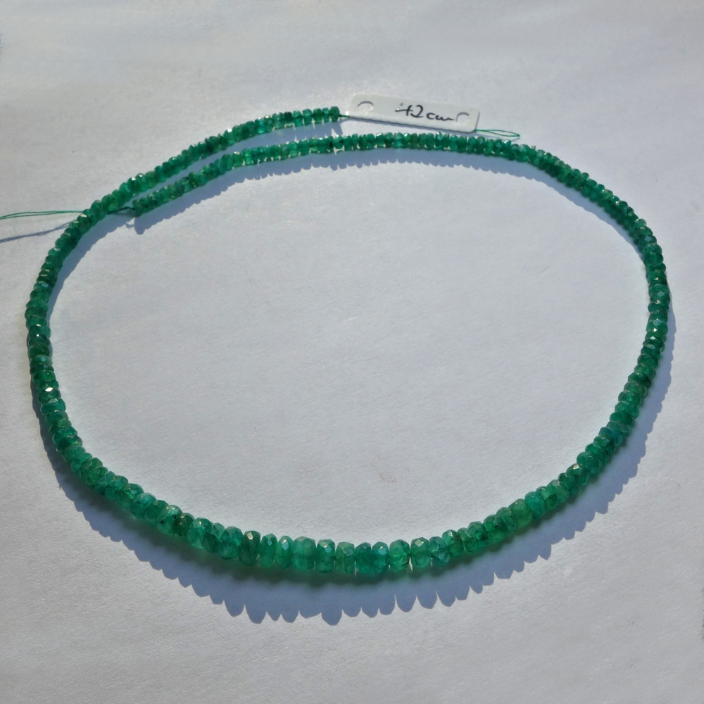 Bild 1 von Emerald string 55 ct with circular disks Ø 5.5 - 3.5 mm 40 cm length