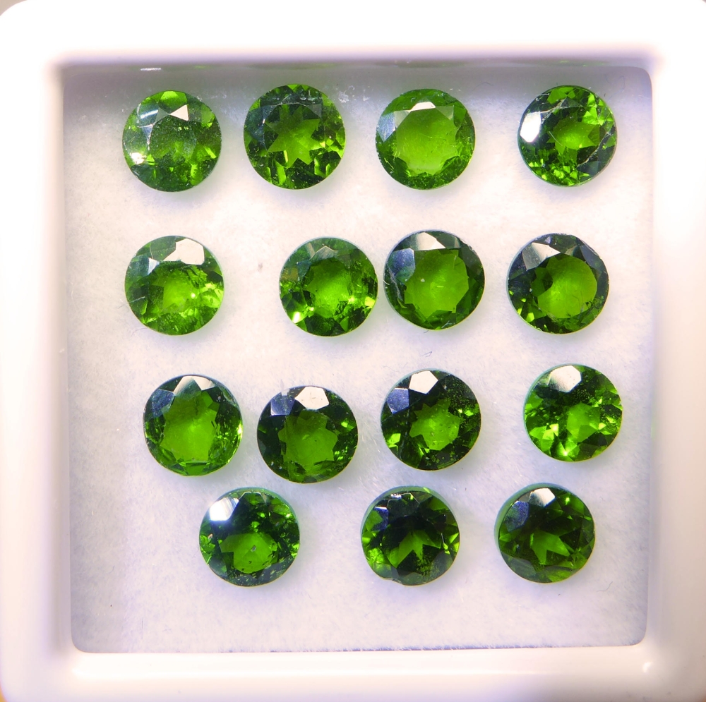 Bild 1 von 4.45 ct. 15 Stück runde natürliche 4 mm Chrom Diopsid Edelsteine