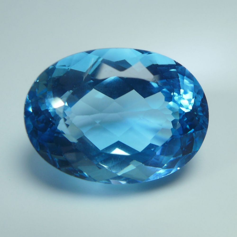 Bild 1 von 23.17 ct. Augenreiner ovaler 19 x 14 mm Brasilien Swiss Blue Topas