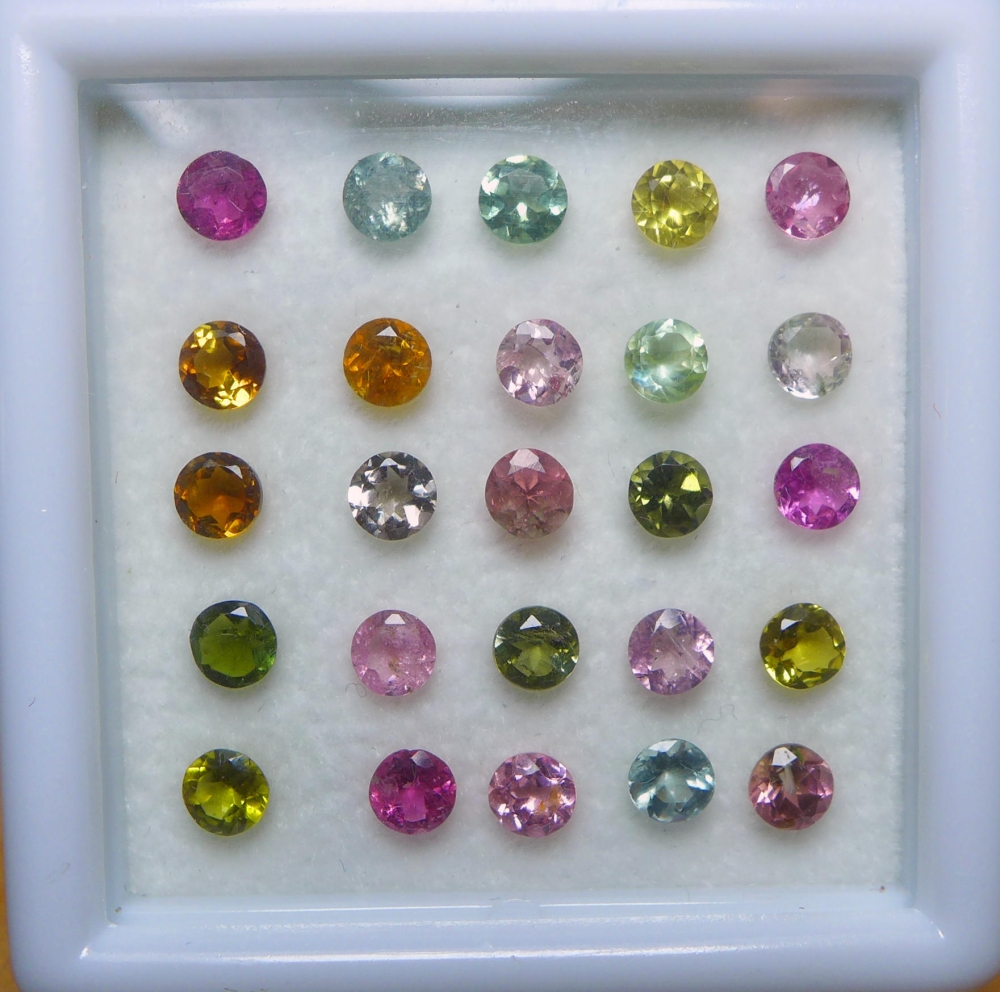 Bild 1 von 3.8 ct. 25 Stück feine runde unbeh. 3 mm Multi Color Brasilien Turmaline