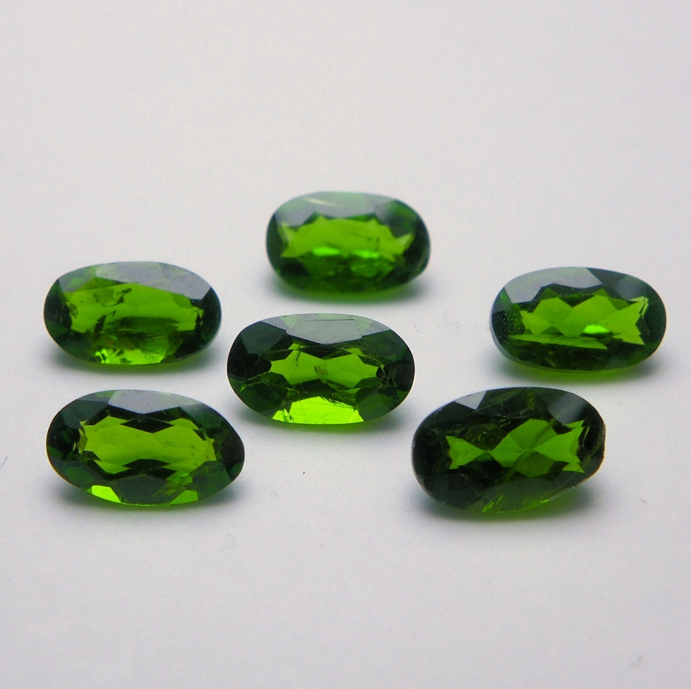Bild 1 von 1.35 ct. 6 pieces oval natural 5 x 3 mm Chrome Diopside Gems