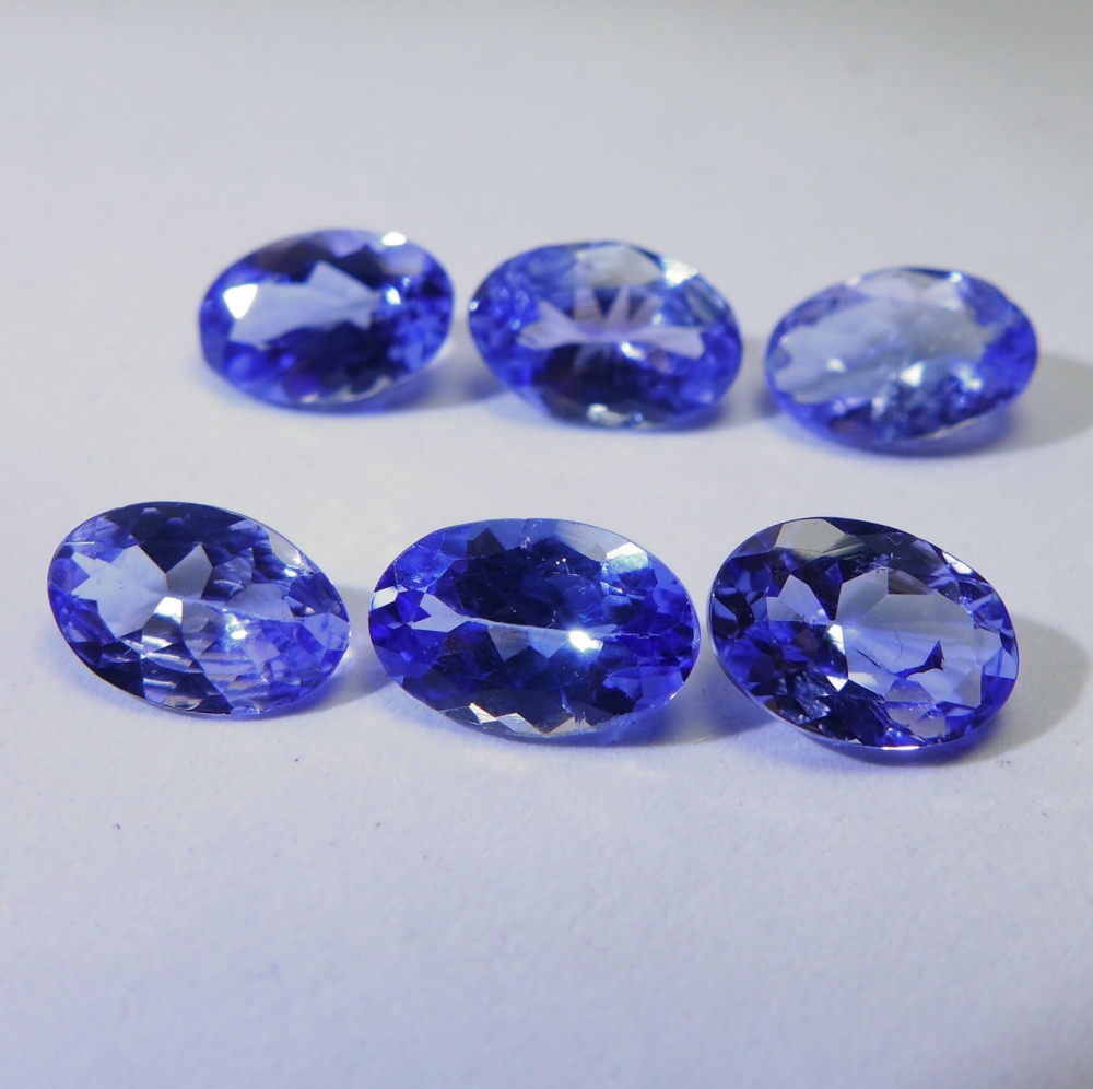 Bild 1 von 2.29 ct. VS! 6 Stück natürl. ovale 6 x 4 mm Tansanit Edelsteine
