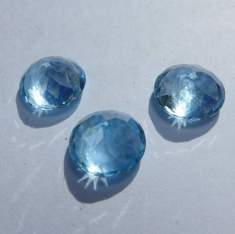 Bild 1 von 9.35 ct. VS! 3 Stück runde 9 mm Brasilien Sky Blue Topase