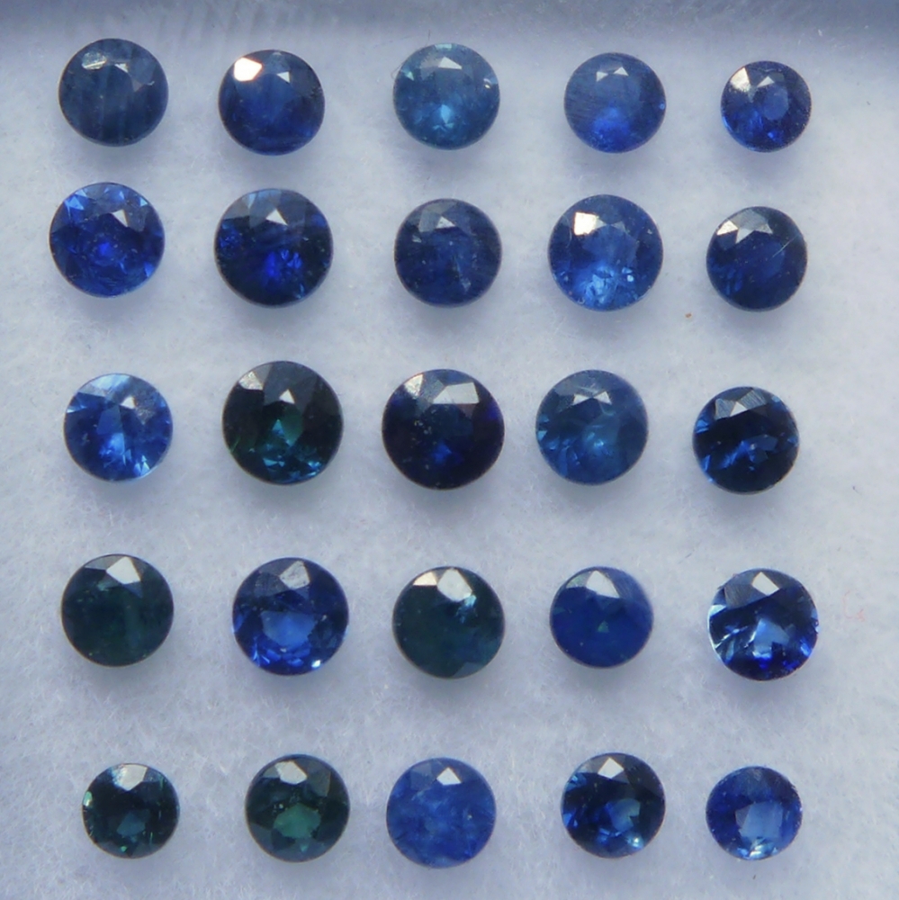Bild 1 von 2.06 ct. 25 pieces round Dark Blue 2.3 - 2.8 mm Madagascar Sapphire