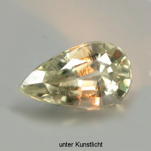 Bild 1 von 0.90 ct.  Unbehandelter hellgrüner 7.8 x 4.7 mm Türkei Diaspor Tropfen