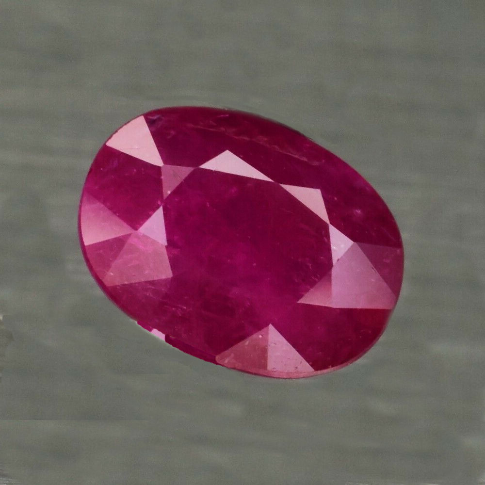 Bild 1 von 1.65 ct. Toller pink roter ovaler 8.3 x 6.3 mm Mosambik Rubin