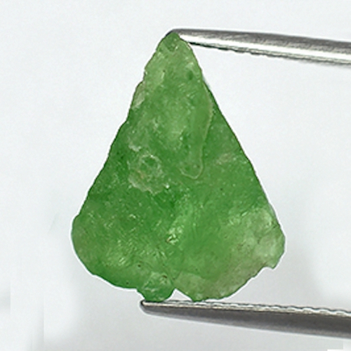 Bild 1 von 5.68 ct  Unbehandelter natürl. 13.5 x 11 mm Tansania Tsavorit Kristall