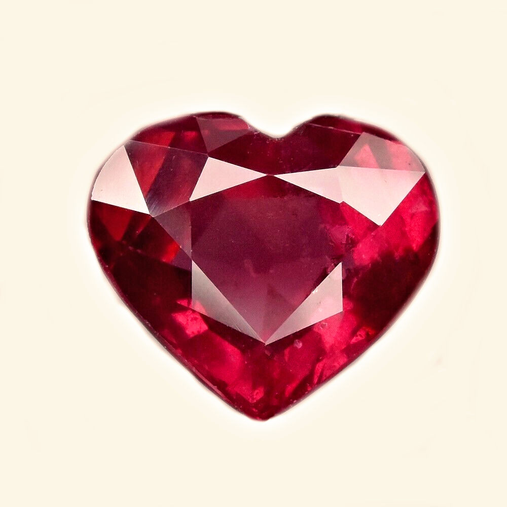 Bild 1 von 4.56 ct. Huge red violet 11 x 9.5 mm Rhodolithe  Garnet Heart