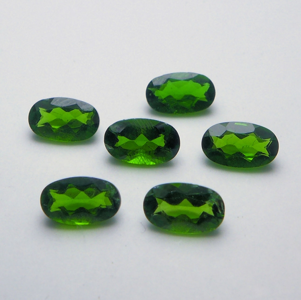 Bild 1 von 1.50 ct. 6 pieces oval natural 5 x 3 mm Chrome Diopside Gems