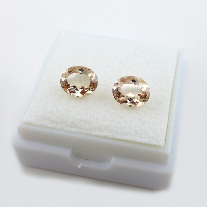 Bild 1 von 1.54 ct. Fine Pair of 6.6 x 5.5 mm Madagascar Morganite (Pink Emerald)