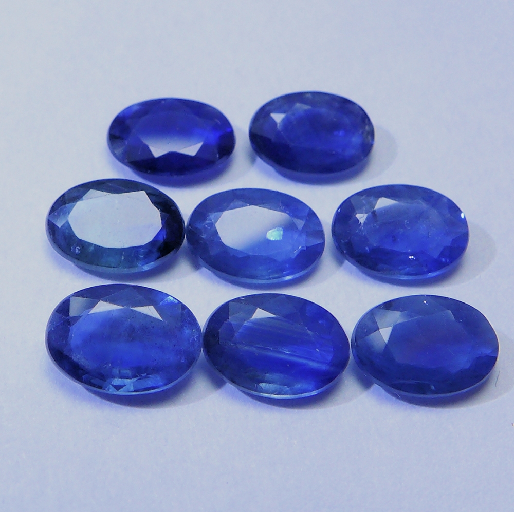 Bild 1 von 3.57 ct. 8 Pieces blue oval 6 x 4.5 mm Saphire