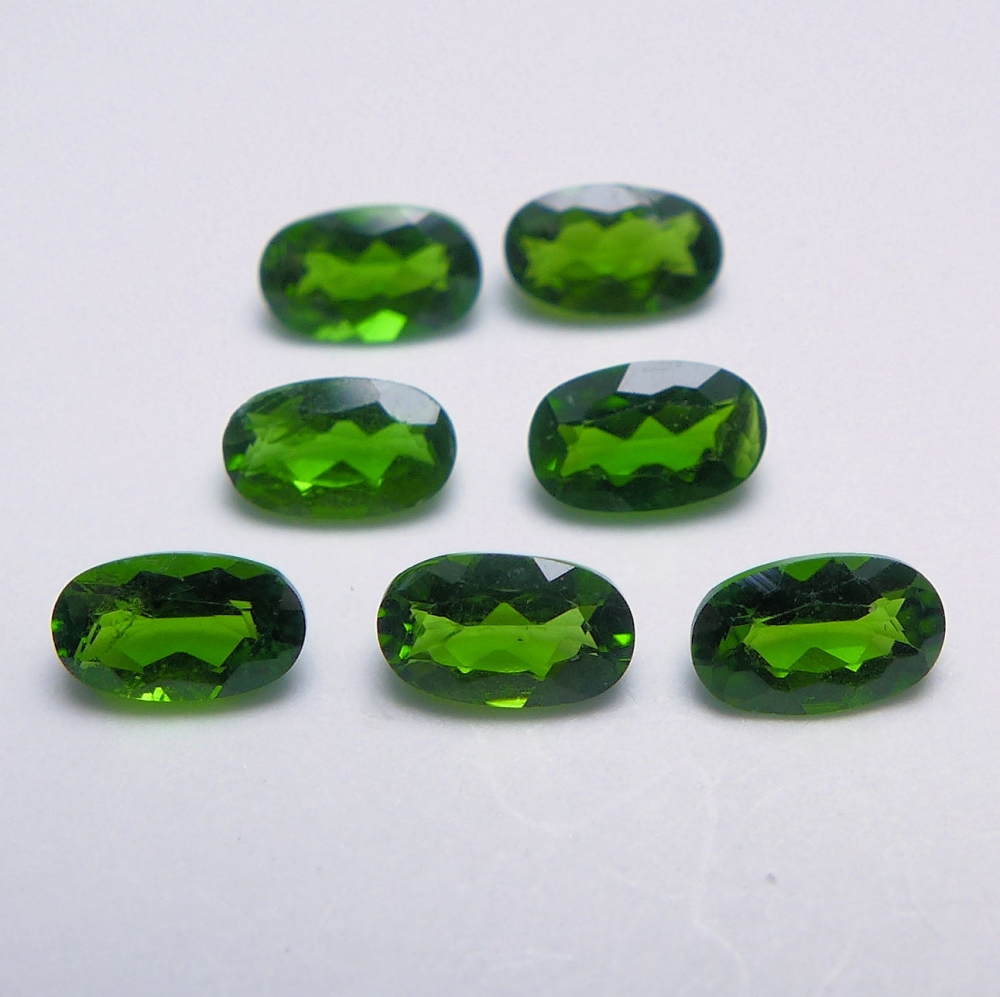 Bild 1 von 1.70 ct. 7 pieces oval natural 5 x 3 mm Chrome Diopside Gems