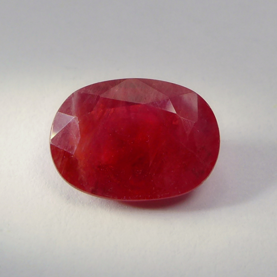 Bild 1 von 2.65 ct.  Toller orange roter ovaler 10 x 7.2 mm Songea Saphir
