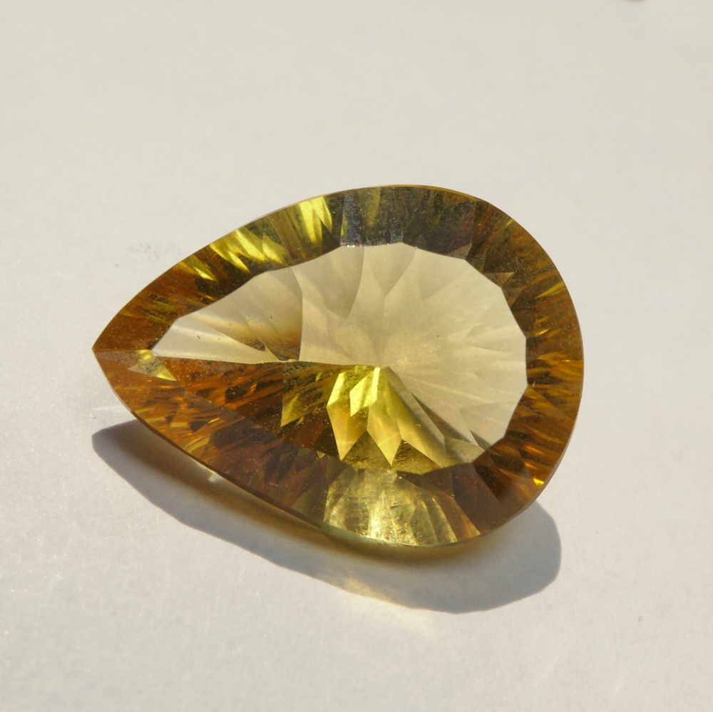 Bild 1 von 12.55 ct. Eye Clean Gold Yellow 24 x 16.9 mm Pear Facet Brazil Citrine