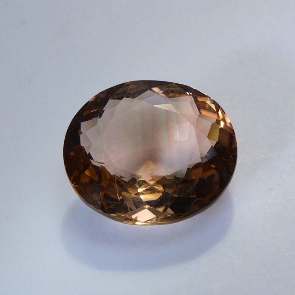 Bild 1 von 2.70 ct. Natürlicher orangebrauner ovaler 9 x 10 mm Mosambik Turmalin