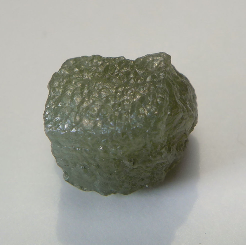 Bild 1 von 4.05 ct. Fine grey green 7.5 x 8.5 mm Rough Diamond Cube