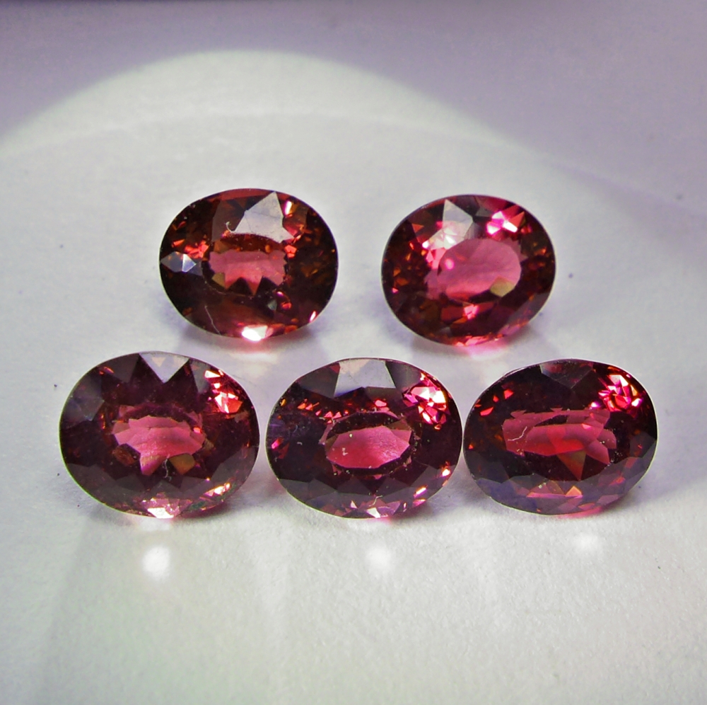 Bild 1 von 4.96 ct VS!  5 pieces of oval cherry red 6 x 5 mm Rhodolite Garnet