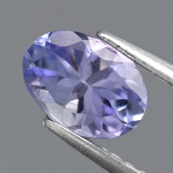 Bild 1 von 0.74 ct. Feiner natürl. ovaler 7 x 4.8 mm Tansanit Edelstein