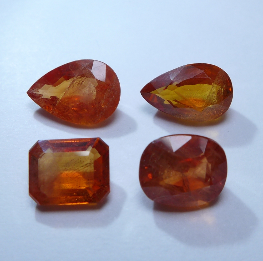 Bild 1 von 6.11 ct 4 pieces orange red 9 x 6 - 7 x 5.5 mm Sapphires